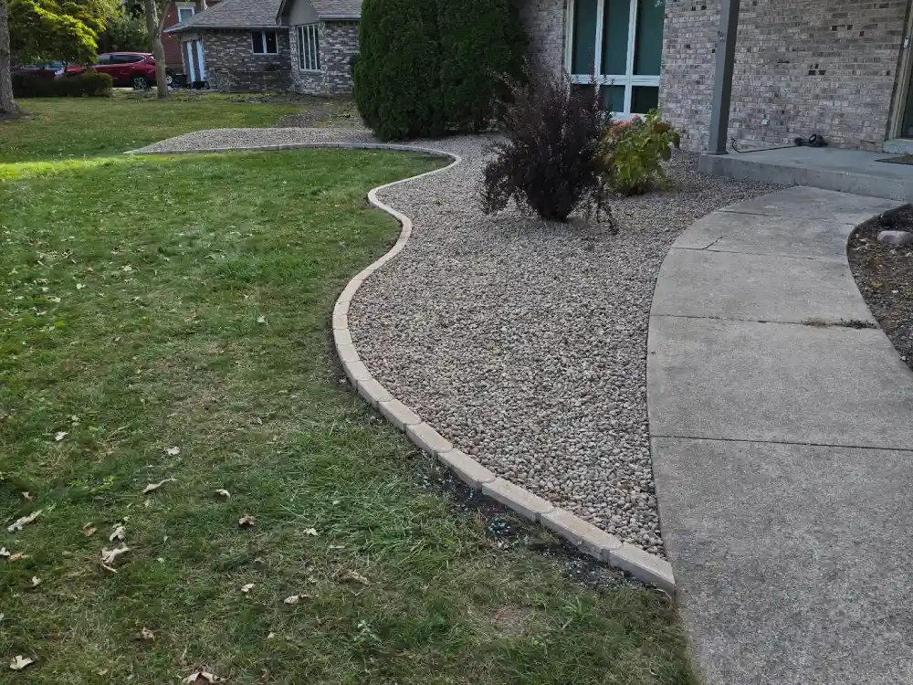 Professional Lawn Mowing and Edging Service